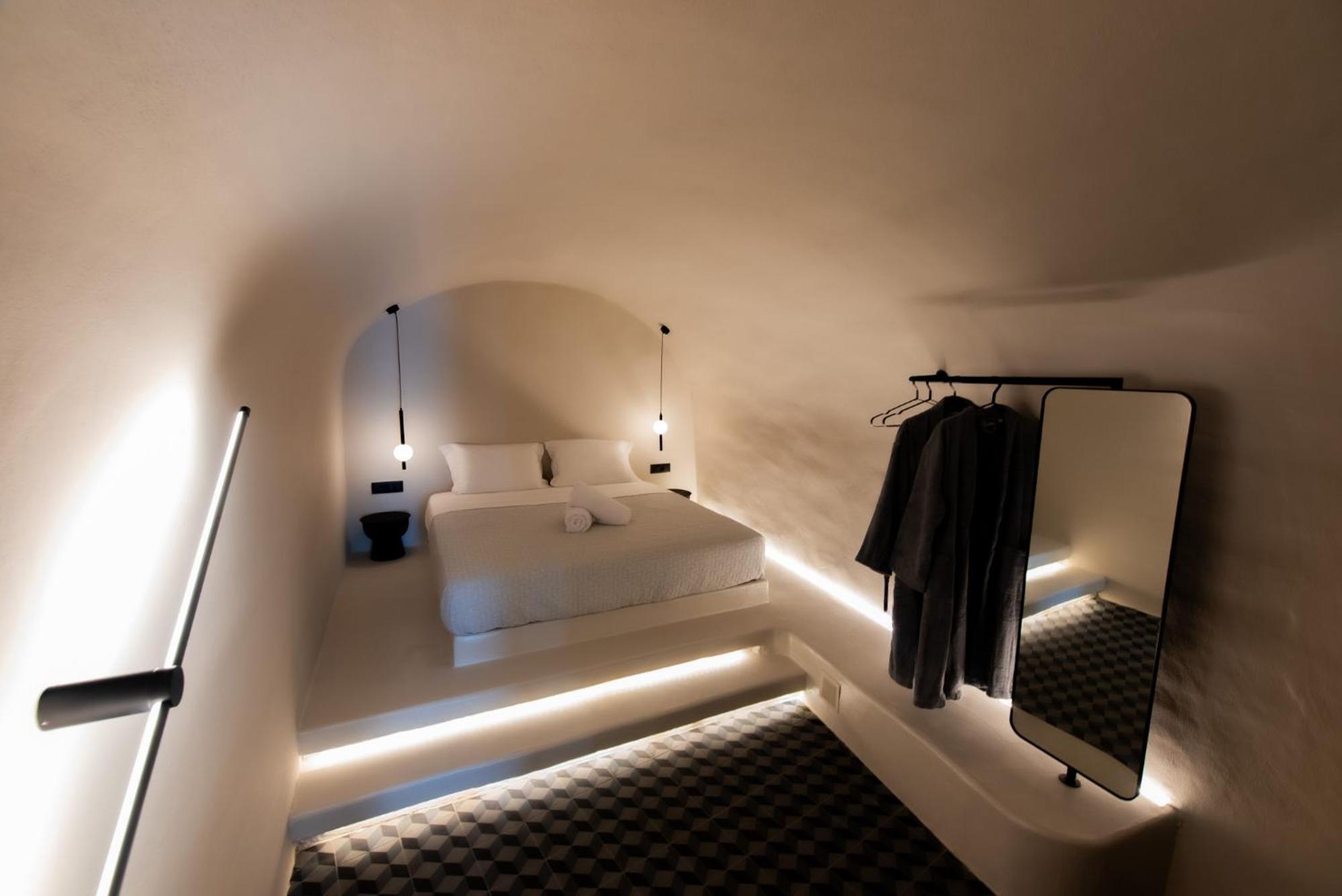 Noir Cave Villa With Private Jacuzzi And Sunset Terrace Pýrgos Exteriér fotografie